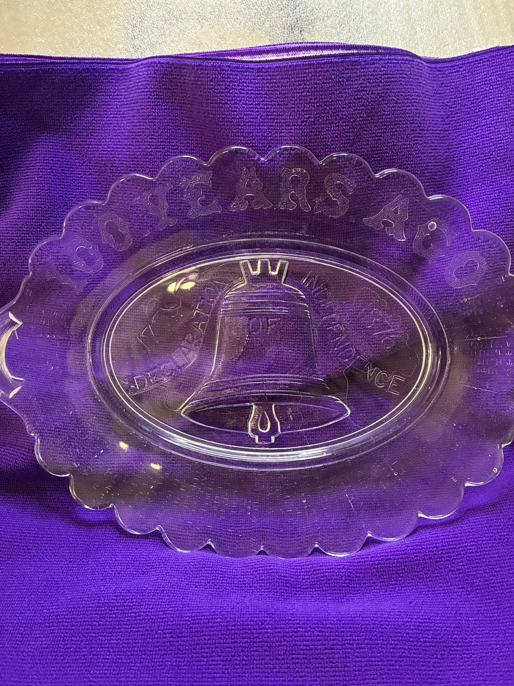 1976 United States Bicentennial commemorative glass platter